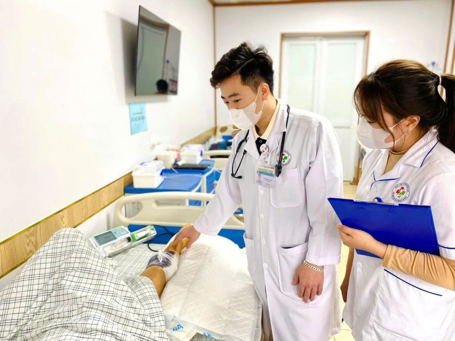 Phòng bệnh tại TTYT huyện Phù Ninh khang trang, sạch đẹp. chenkhoang2222.jpg