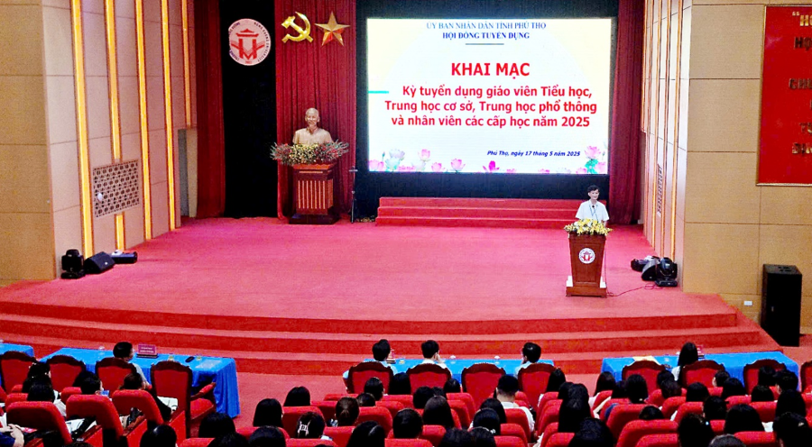 Quang cảnh buổi khai mạc.