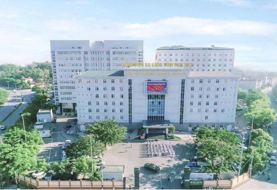 Bệnh viện Đa khoa tỉnh Phú Thọ được xây dựng khang trang, sạch đẹp.