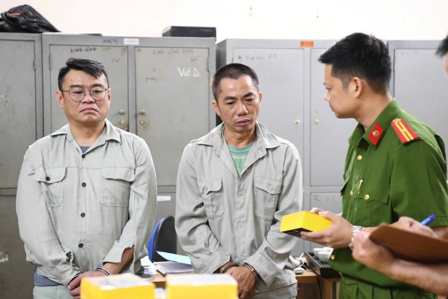 Hai đối tượng chủ mưu cầm đầu bị lực lượng công an tỉnh Phú Thọ bắt giữ (ảnh Công an tỉnh Phú Thọ). 2.jpg