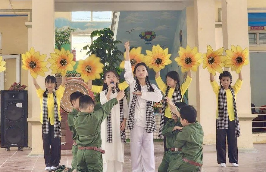 Trường Tiểu học Chính Nghĩa (TP Việt Trì, tỉnh Phú Thọ) tổ chức cuộc thi “Kể chuyện về Bác Hồ kính yêu". th-chinh-nghia.jpg
