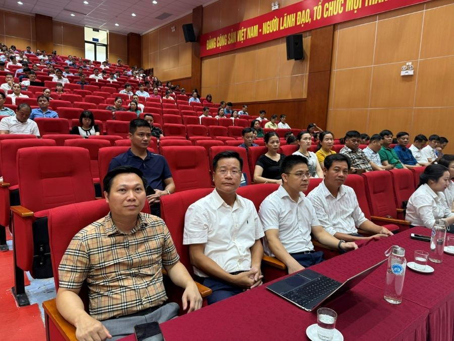 Các đại biểu dự hội nghị. 2.jpg