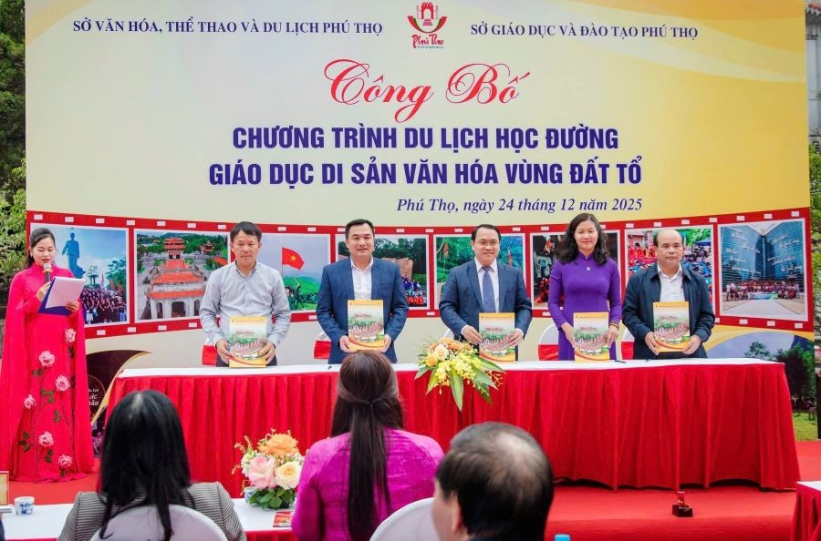 Chương trình góp phần giáo dục truyền thống lịch sử, bồi đắp tình yêu quê hương, niềm tự hào dân tộc cho thế hệ học sinh (ảnh Duy Vinh).