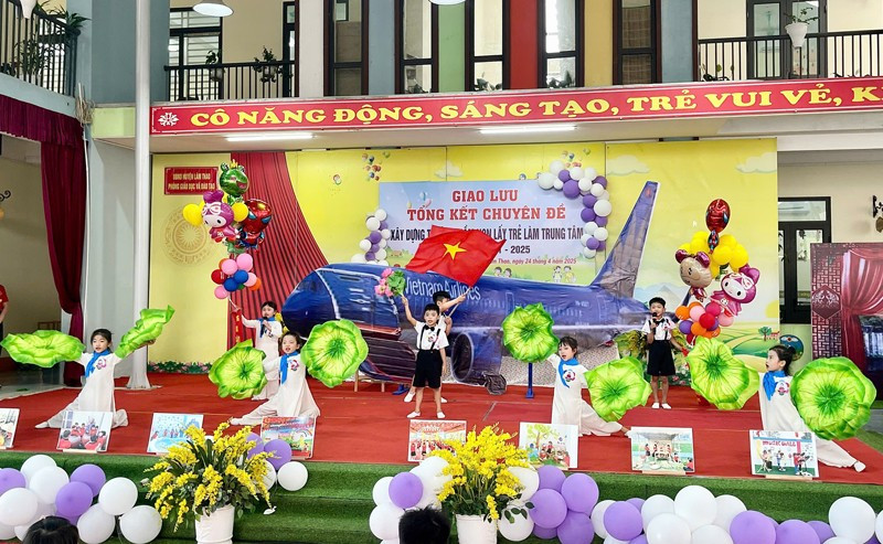 Các bé sôi nổi, hào hứng với phần thi của mình.