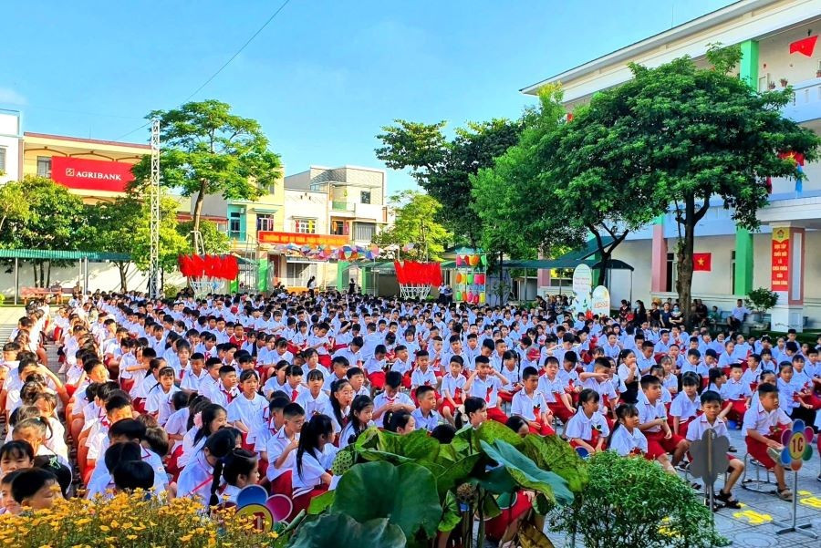 Ngay đầu năm học 2025 - 2026, Trường Tiểu học Hùng Lô (Phường Vân Phú, tỉnh Phú Thọ) tổ chức Hoạt động trải nghiệm giáo dục kỹ năng sống “Vu Lan báo hiếu” cho học sinh.