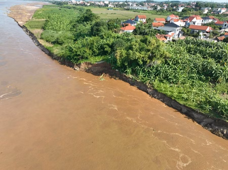 Sạt lở tại xã Tam Nông, tỉnh Phú Thọ.