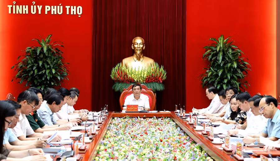 Ông Bùi Minh Châu - Bí thư Tỉnh ủy Phú Thọ chủ trì Hội nghị Ban thường vụ Tỉnh ủy Phú Thọ.