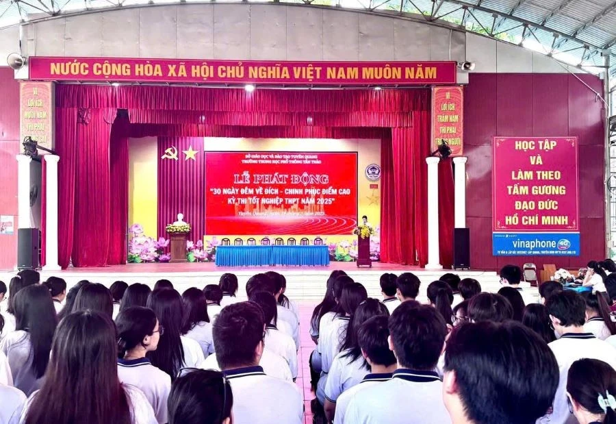 Trường THPT Tân Trào tổ chức Lễ phát động.