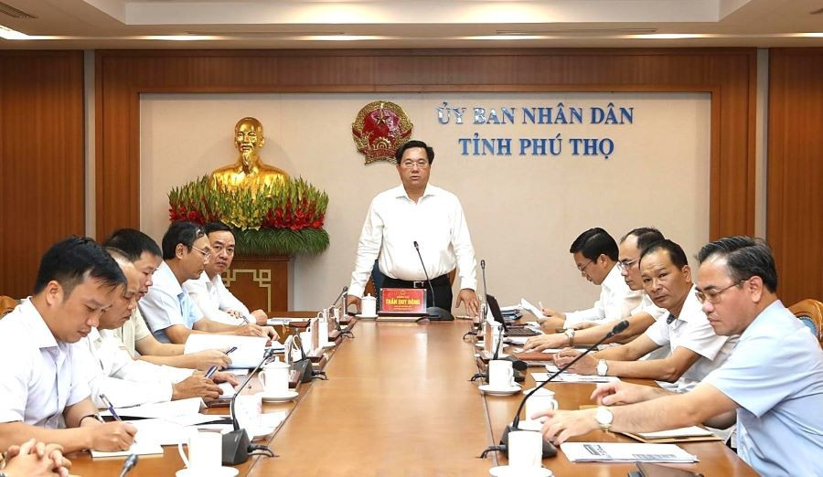 Ông Trần Duy Đông, Chủ tịch UBND tỉnh Phú Thọ phát biểu tại buổi làm việc.