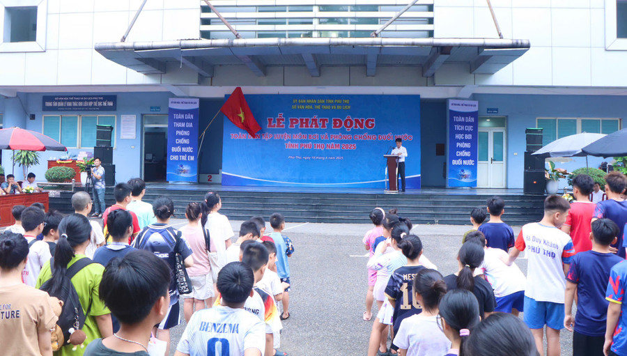 Học sinh tham gia Lễ phát động. 1.jpg