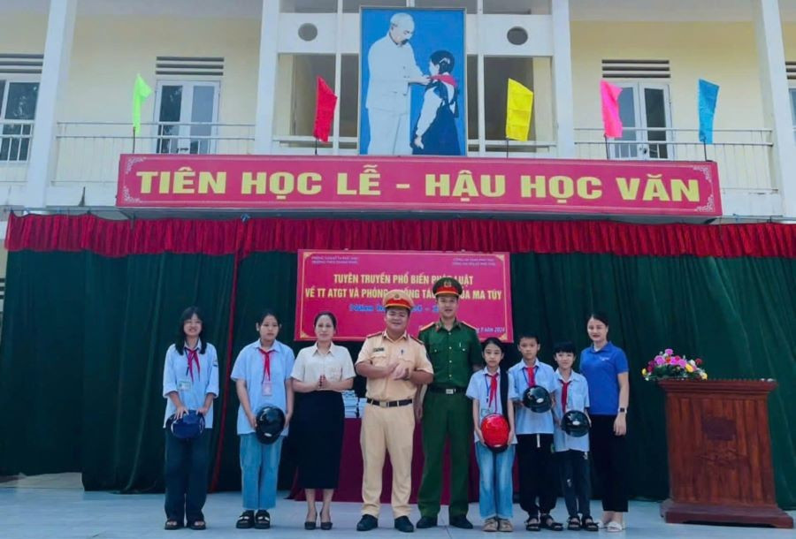 Trường THCS Thanh Vinh tổ chức hoạt động ngoại khóa tuyên truyền về TTATGT và Phòng chống tệ nạn ma túy. 2-thcs-thanh-vinh.jpg