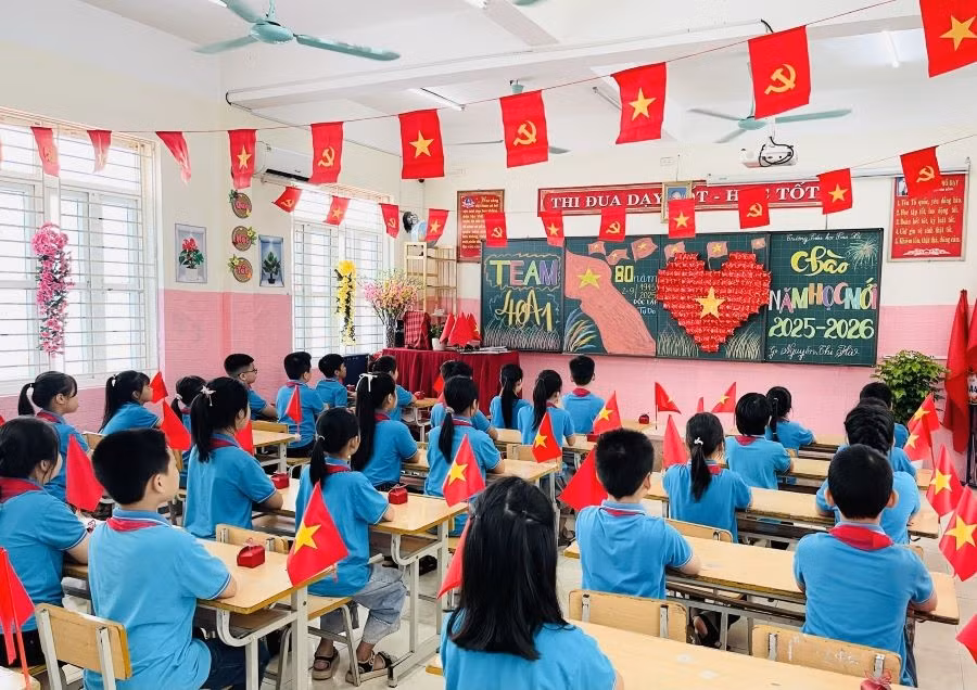 Lớp học trường Tiểu học Cao Xá "Sáng - Xanh - Sạch - Đẹp" sẵn sàng chào đón các em học sinh bước vào năm học mới 2025 - 2026.