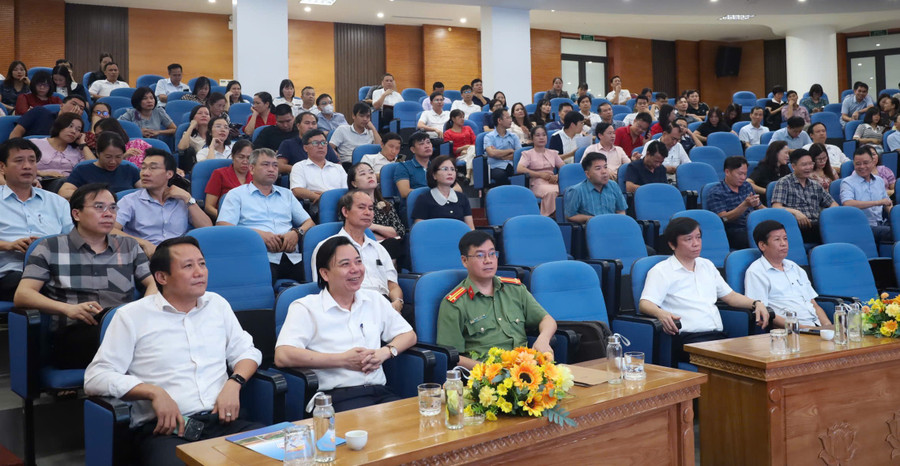 Các đại biểu dự tập huấn nghiệp vụ thanh tra, kiểm tra, quy chế thi Kỳ thi tốt nghiệp THPT năm 2025 ở Phú Thọ. pt1.jpg
