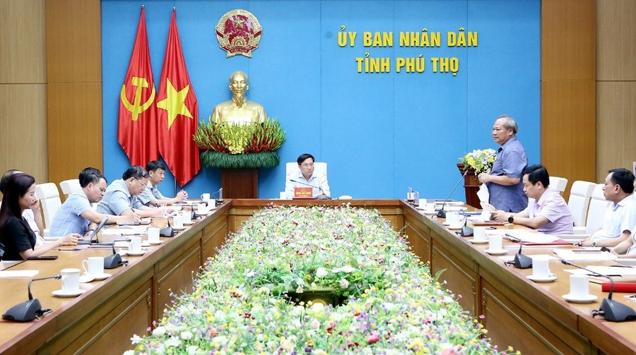 Ông Trần Duy Đông, Chủ tịch UBND tỉnh Phú Thọ chủ trì hội nghị hội nghị nghe báo cáo công tác chuẩn bị tổ chức Giải Marathon Quốc tế VTV LPBank, chiều 11/8. 2.jpg