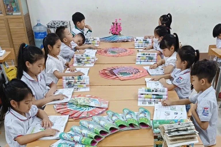 Học sinh trường Tiểu học Thanh Vinh (TX Phú Thọ) tích cực đọc sách.