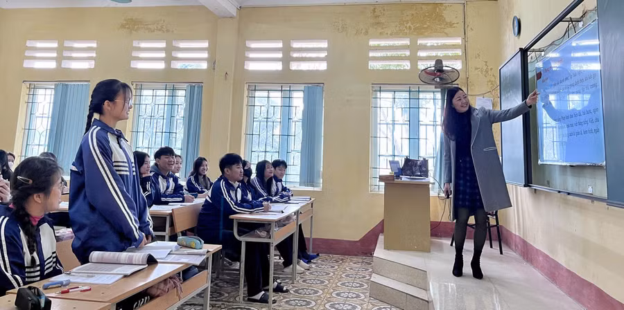 Học sinh lớp 12 Trường THPT Đoan Hùng (huyện Đoan Hùng) tích cực ôn thi tốt nghiệp THPT năm 2025.