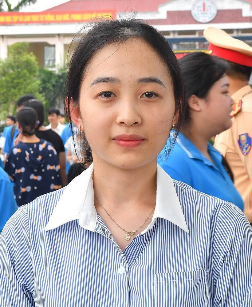 Đặng Hồng Nhung, nữ thí sinh khá đặc biệt tại Kỳ thi tốt nghiệp THPT 2025. (Ảnh: Huy Hoàng) 1000038320.jpg