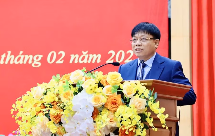 Ông Lê Văn Phượng, Bí thư Huyện ủy Đoan Hùng vừa được Chủ tịch UBND tỉnh Phú Thọ bổ nhiệm giữ chức vụ Giám đốc Sở GD&ĐT tỉnh Phú Thọ.