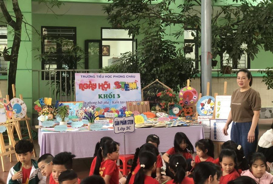 Trường Tiểu học Phong Châu tổ chức Ngày hội STEM cho học toàn trường. 3-th-phong-chau.jpg