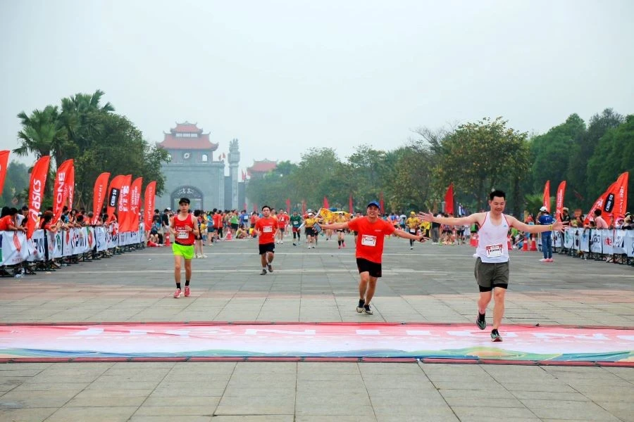 Giải chạy Đền Hùng Marathon 2025 sẽ diễn ra trong hai ngày 19 và 20/4/2025. (Ảnh: VĐV tham gia giải chạy Đền Hùng Spirituality Marathon 2024).