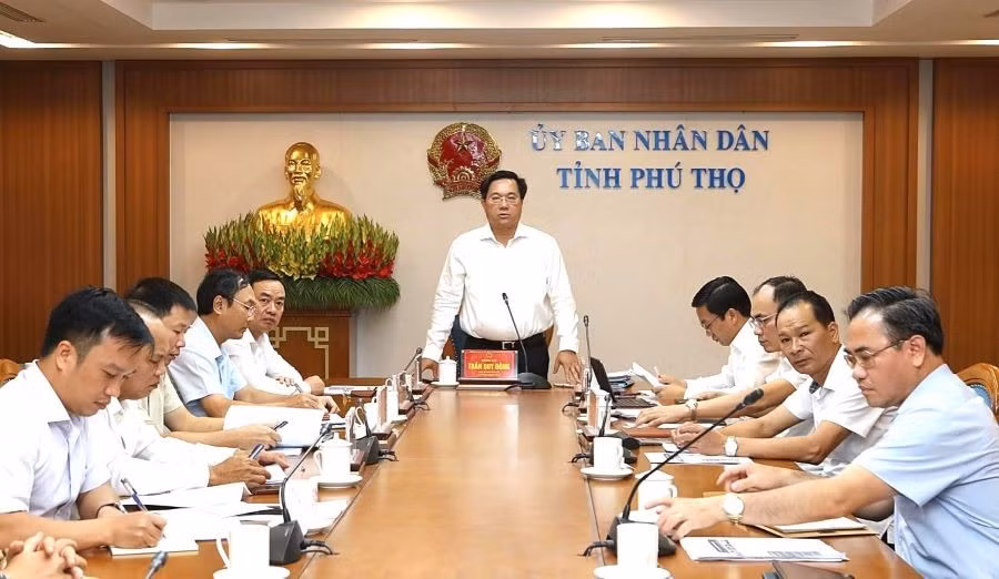 Ông Trần Duy Đông, Chủ tịch UBND tỉnh Phú Thọ phát biểu tại buổi làm việc.