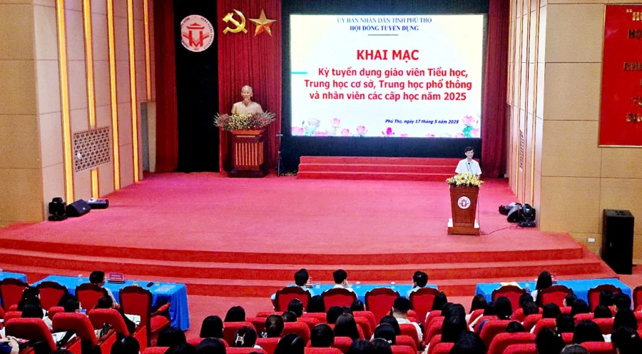 Quang cảnh buổi khai mạc.