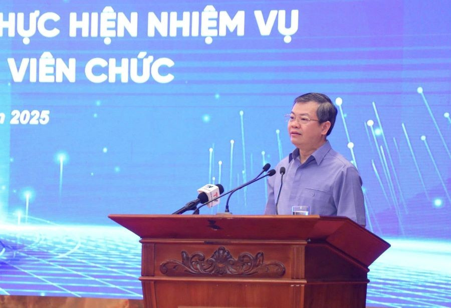 Ông Nguyễn Văn Sơn, Chủ tịch UBND tỉnh Tuyên Quang phát biểu tại hội nghị. b.jpg
