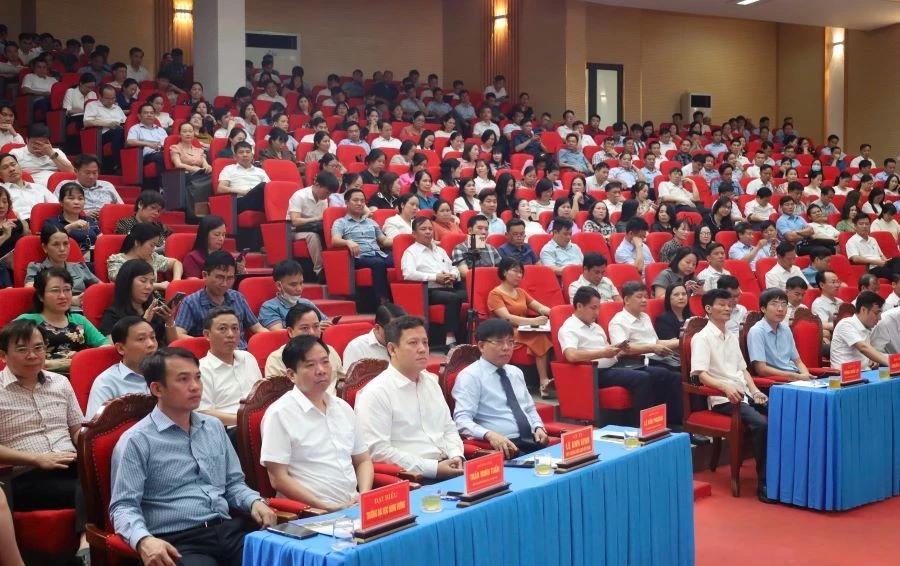 Các đại biểu dự Hội thảo.
