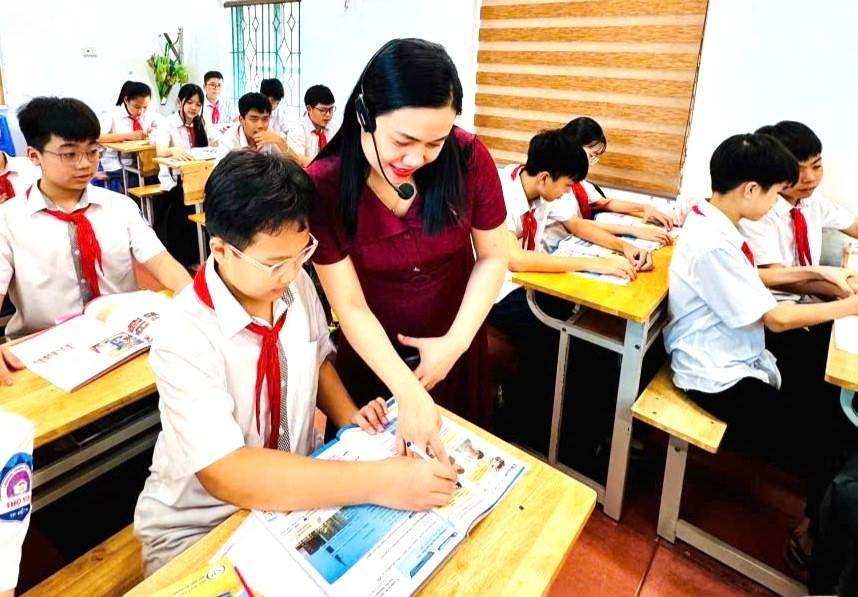 Tiết học của cô và trò Trường THCS Thọ Sơn.