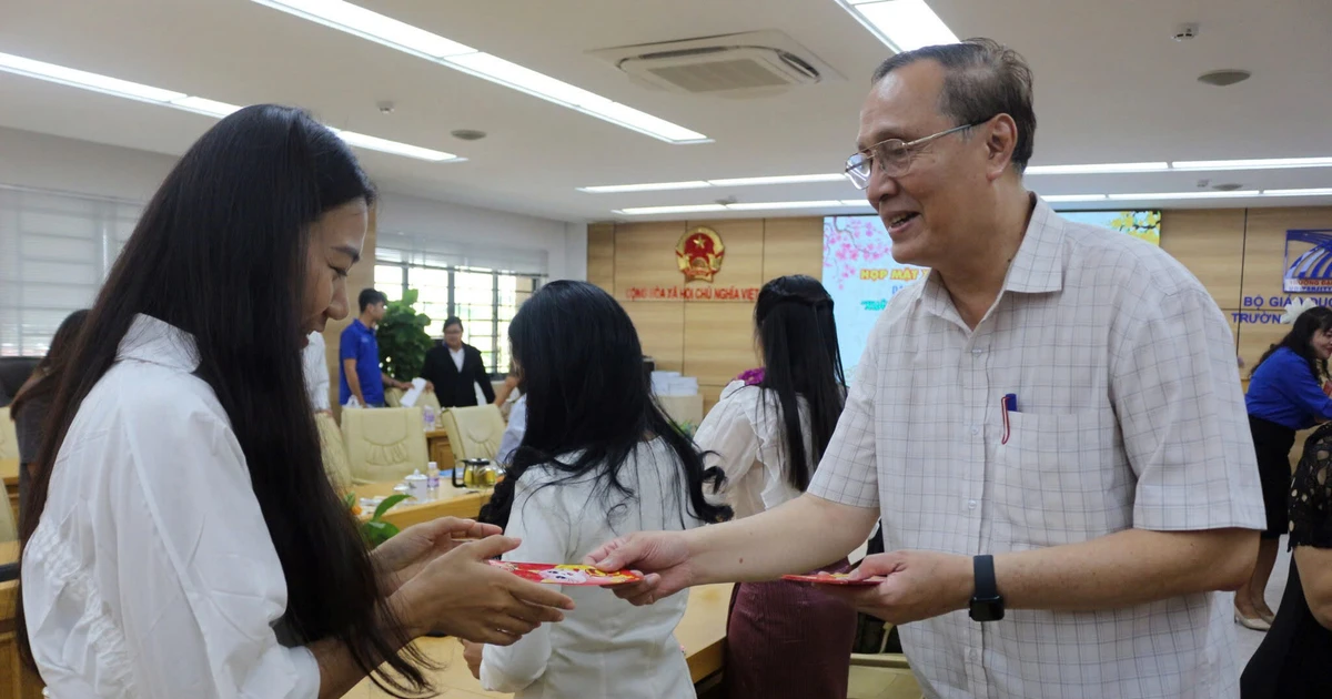 Chuyến xe mùa Xuân: Mang Tết đến cho sinh viên nghèo