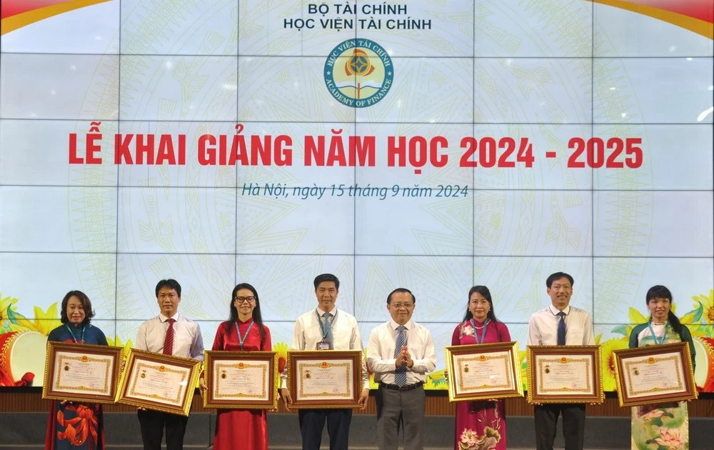 Giám đốc Học viện Tài chính nhắn nhủ tân sinh viên trau dồi phẩm hạnh