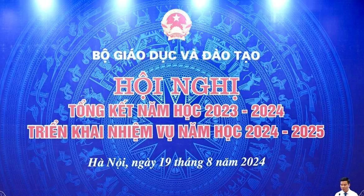 Nóng trong tuần: Triển khai nhiệm vụ năm học mới; đổi mới quản lý dạy học thêm