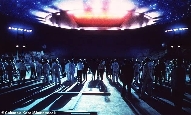 Loài người sẽ thấy gì trong lần đầu gặp người ngoài hành tinh?