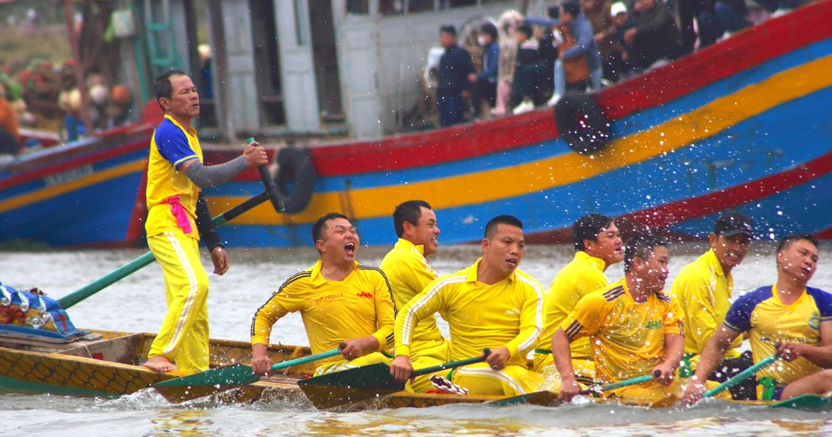 A Kin Bo Chen kín bờ sông xem bơi trải ở Thái Bình