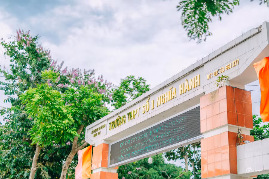 Thủ khoa Kỳ thi tốt nghiệp THPT năm 2024 của tỉnh Quảng Ngãi là học sinh Trường THPT số 1 Nghĩa Hành. Ảnh CHS.