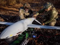 Binh sĩ Ukraine triển khai chiến đấu UAV.
