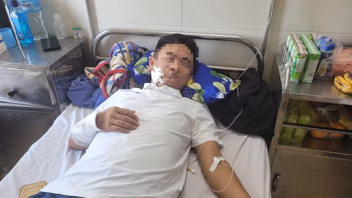 Nạn nhân đang được điều trị tại Bệnh viện Đa khoa Hà Tĩnh.