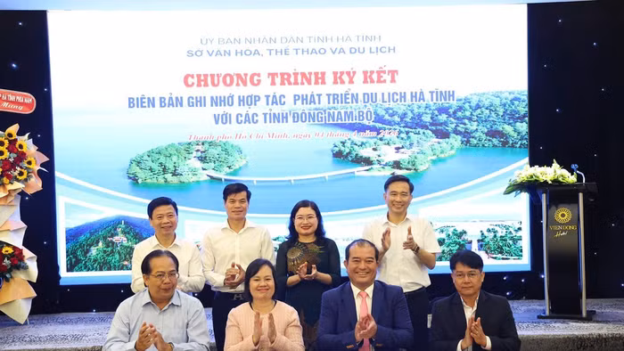 Hà Tĩnh ký kết hợp tác với du lịch các tỉnh Đông Nam Bộ.