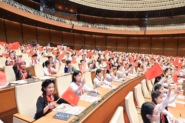 quoc hoi tre em1.jpg