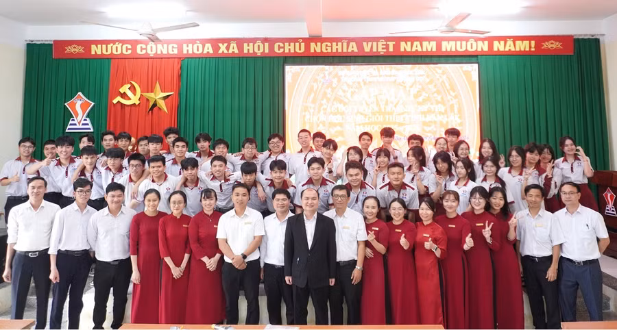 37/37 học sinh Trường THCS và THPT Đông Du đoạt giải học sinh giỏi cấp tỉnh năm học 2025-2026.