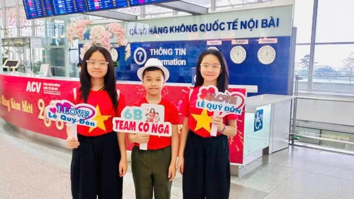 Ba em học sinh của Trường THCS Lê Quý Đôn.