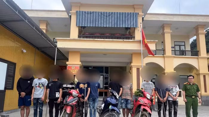 Nhóm thanh thiếu niên bị công an triệu tập. (Ảnh: CATQ)