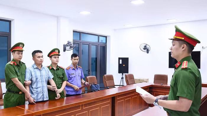 Thi hành lệnh giữ khẩn cấp với ông Nguyễn Hà Duy.