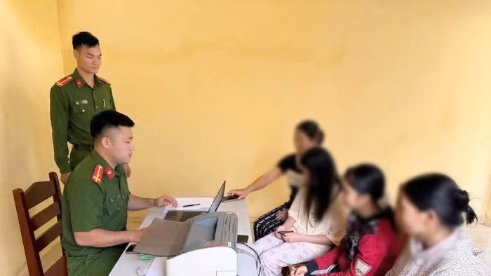 Các em được ngăn chặn kịp thời, đưa về nhà an toàn. (Ảnh: CATQ)