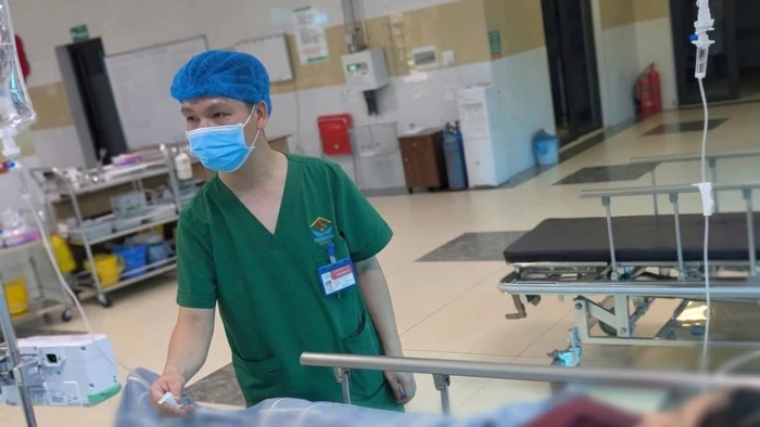 Cô giáo trẻ may mắn được đưa đến bệnh viện kịp thời. (Ảnh: BVCC)