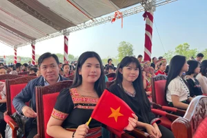 Học sinh vùng biên giới Quảng Ngãi. 