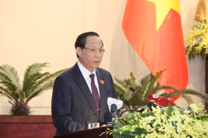 Phó Chủ tịch Quốc hội Trần Quang Phương phát biểu tại Kỳ họp HĐND TP Đà Nẵng.