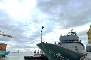 Tàu huấn luyện ROKS Hansando của Hải quân Hàn Quốc.