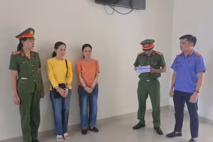 Cơ quan Công an thi hành lệnh bắt bị can để tạm giam đối với Phùng Thị Minh Sen và Ngô Thùy Linh.