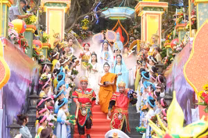 Lễ vía Đức Bồ tát Quán Thế Âm.